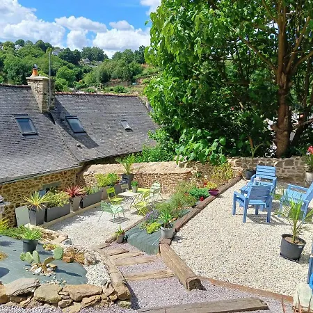 D'hote Familiale De La Maison Bleue