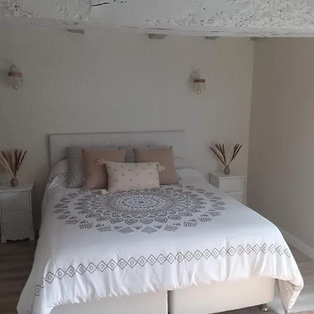 住宿加早餐酒店 D'hote Familiale De La Maison Bleue *
