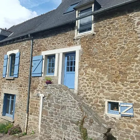 D'hote Familiale De La Maison Bleue Lanvallay