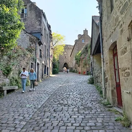 D'hote Familiale De La Maison Bleue